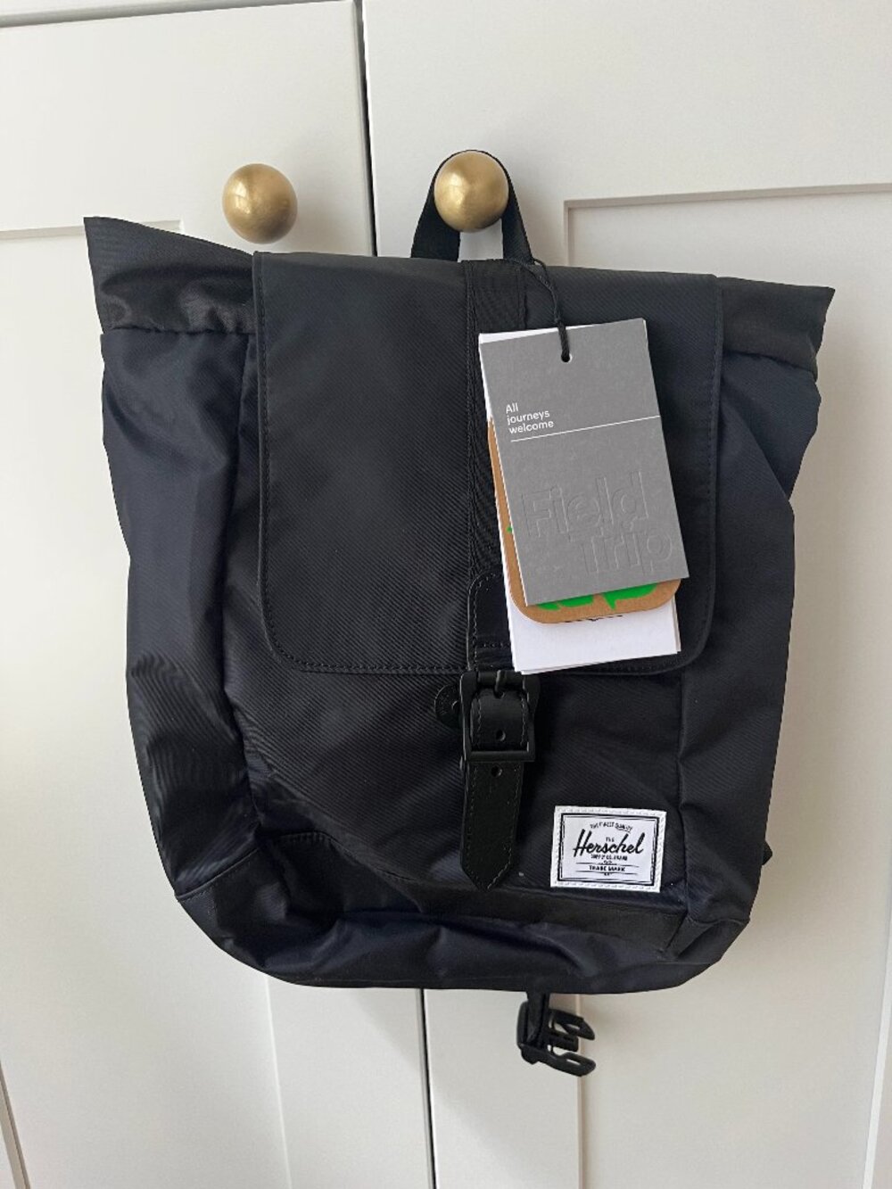 Herschel Retreat Sling Bag 5L – Black – NWT